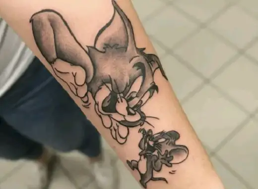 Tatuaż Tom i Jerry - inspiracje, znaczenie i najlepsze miejsca
